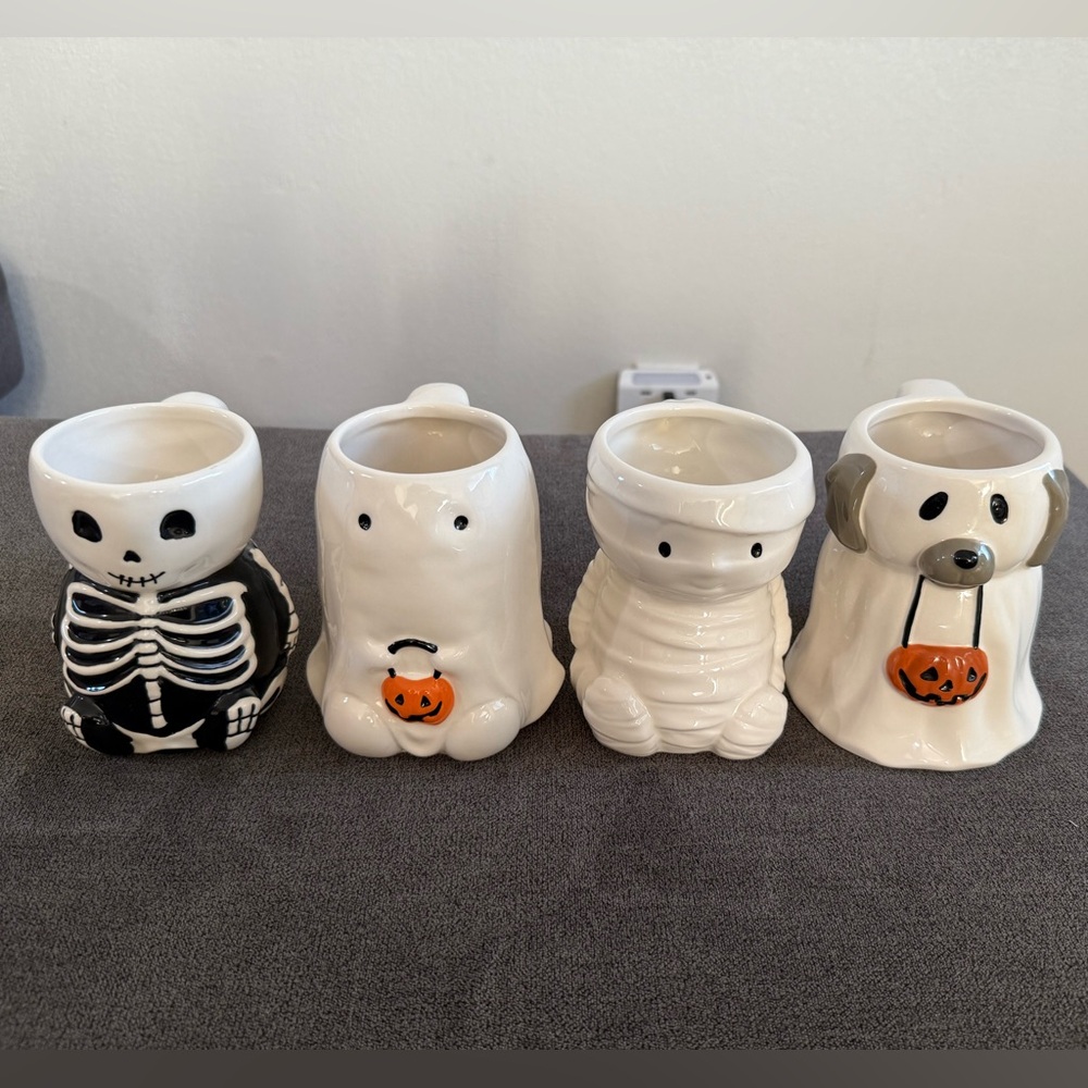 Pottery Barn Assorted Halloween Mug Collection Set of 4 - Picture 5 of 11